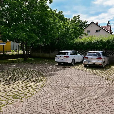 Kek Laguna Vendeghaz 3*