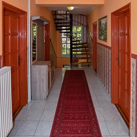 Kek Laguna Vendeghaz Gasthof 3*